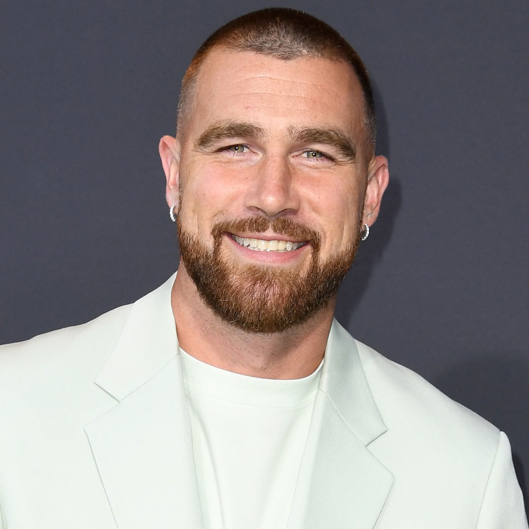 فيديو السبا بدون قميص من Travis Kelce هو تعريف مشبع بالبخار